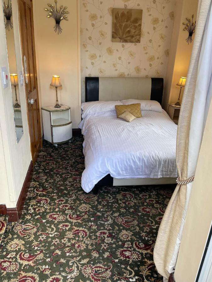 Prince Of Wales Inn Rhymney Екстер'єр фото