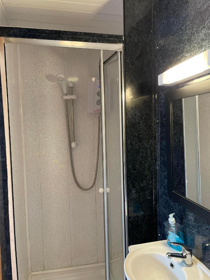 Prince Of Wales Inn Rhymney Екстер'єр фото