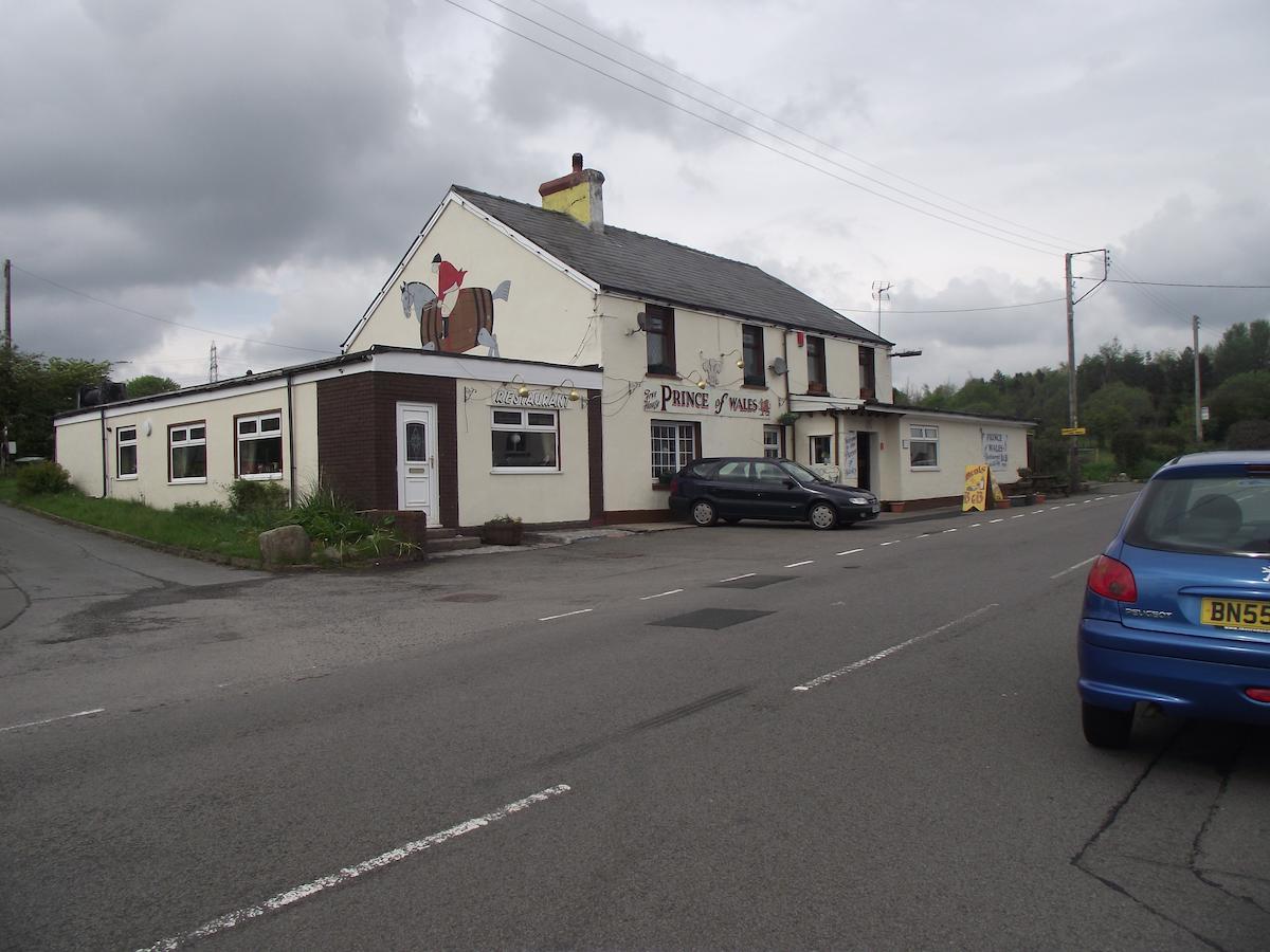 Prince Of Wales Inn Rhymney Екстер'єр фото