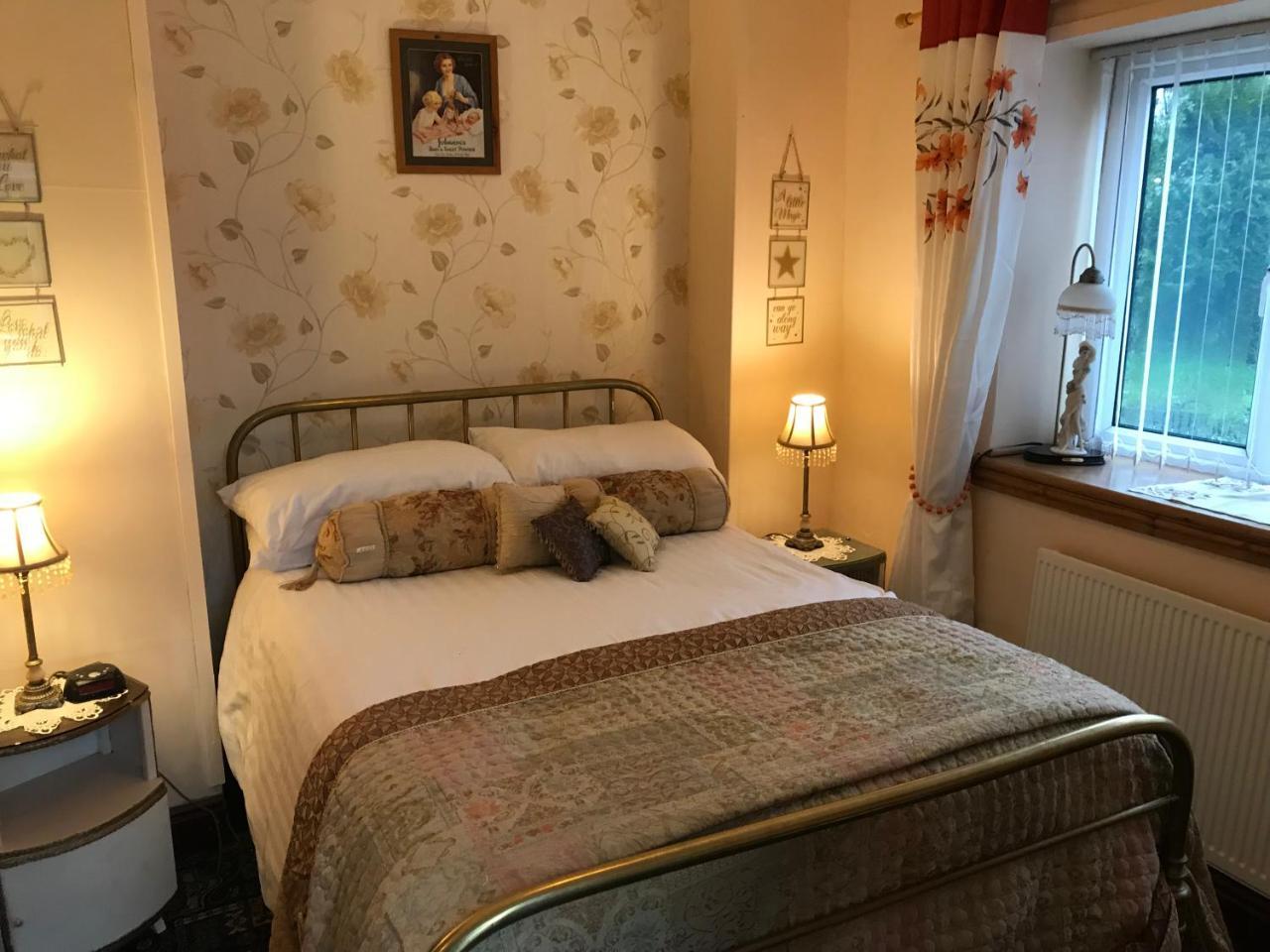 Prince Of Wales Inn Rhymney Екстер'єр фото