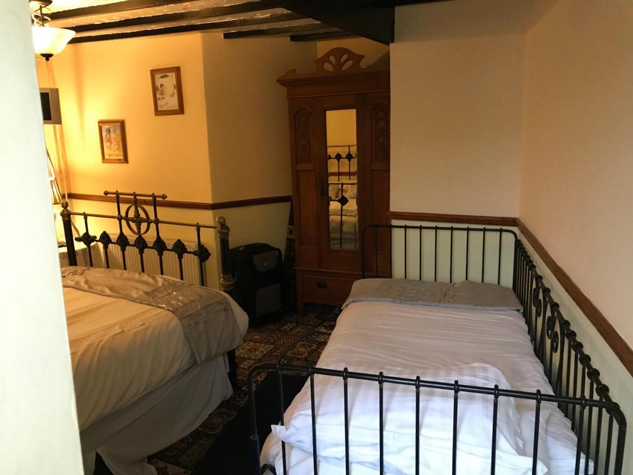 Prince Of Wales Inn Rhymney Екстер'єр фото