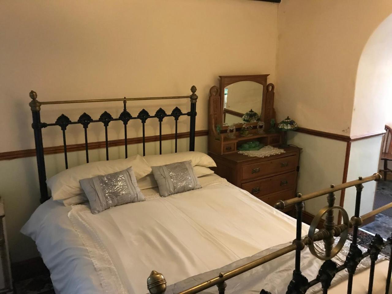 Prince Of Wales Inn Rhymney Екстер'єр фото