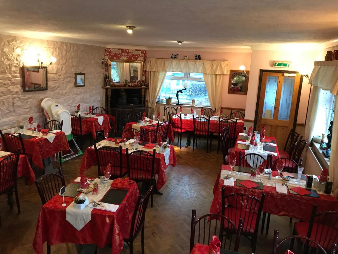 Prince Of Wales Inn Rhymney Екстер'єр фото